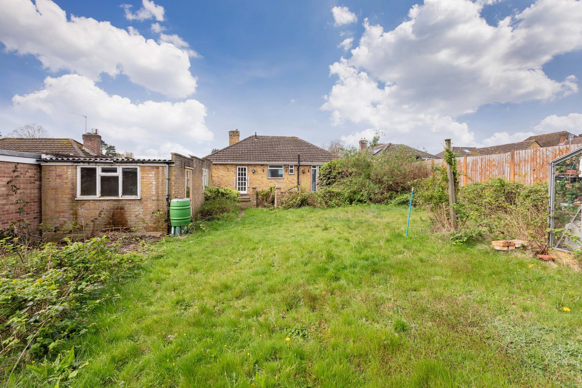3 bed detached bungalow for sale in Post Meadow, Iver Heath  - Property Image 2