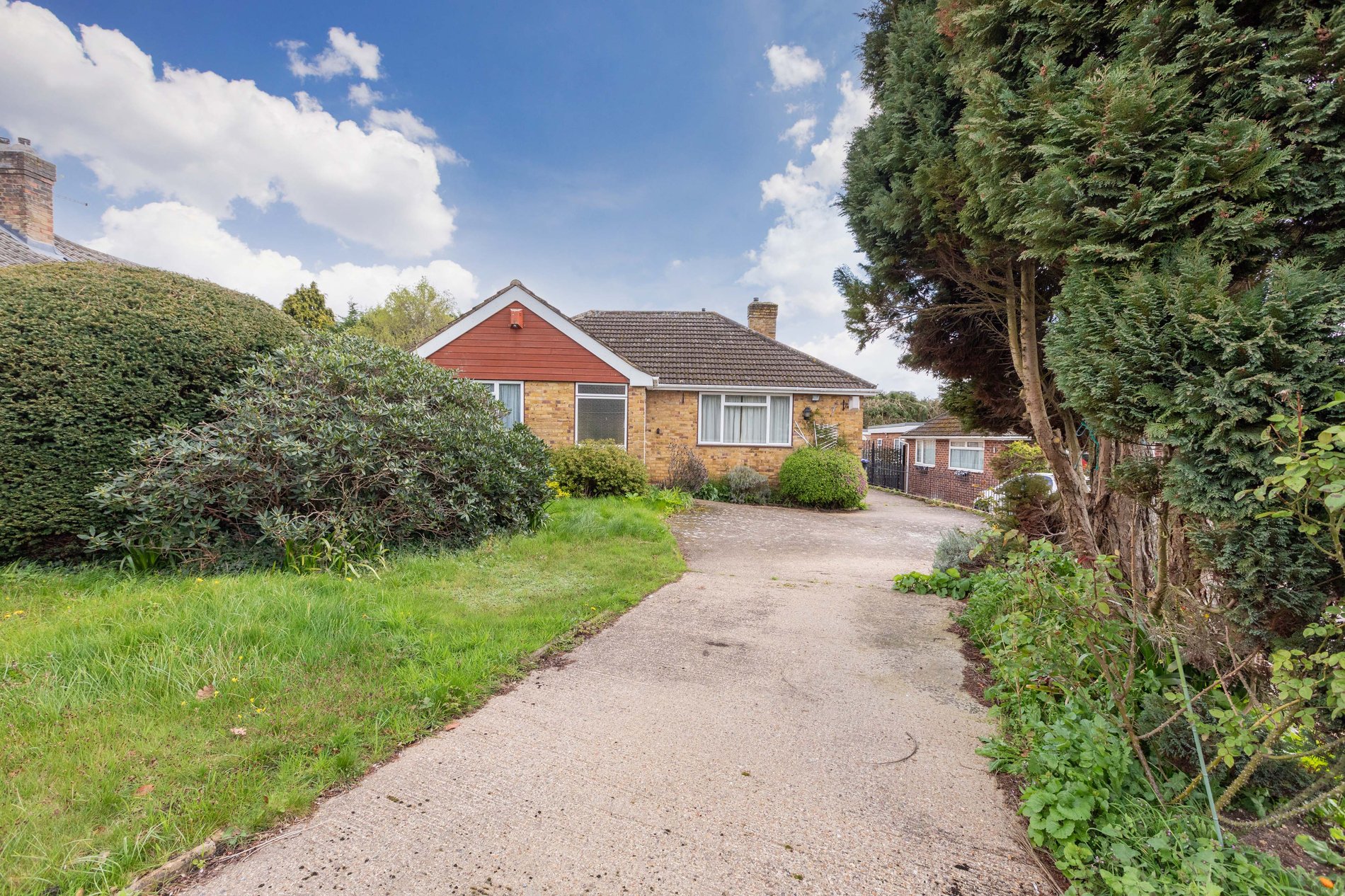 3 bed detached bungalow for sale in Post Meadow, Iver Heath  - Property Image 9