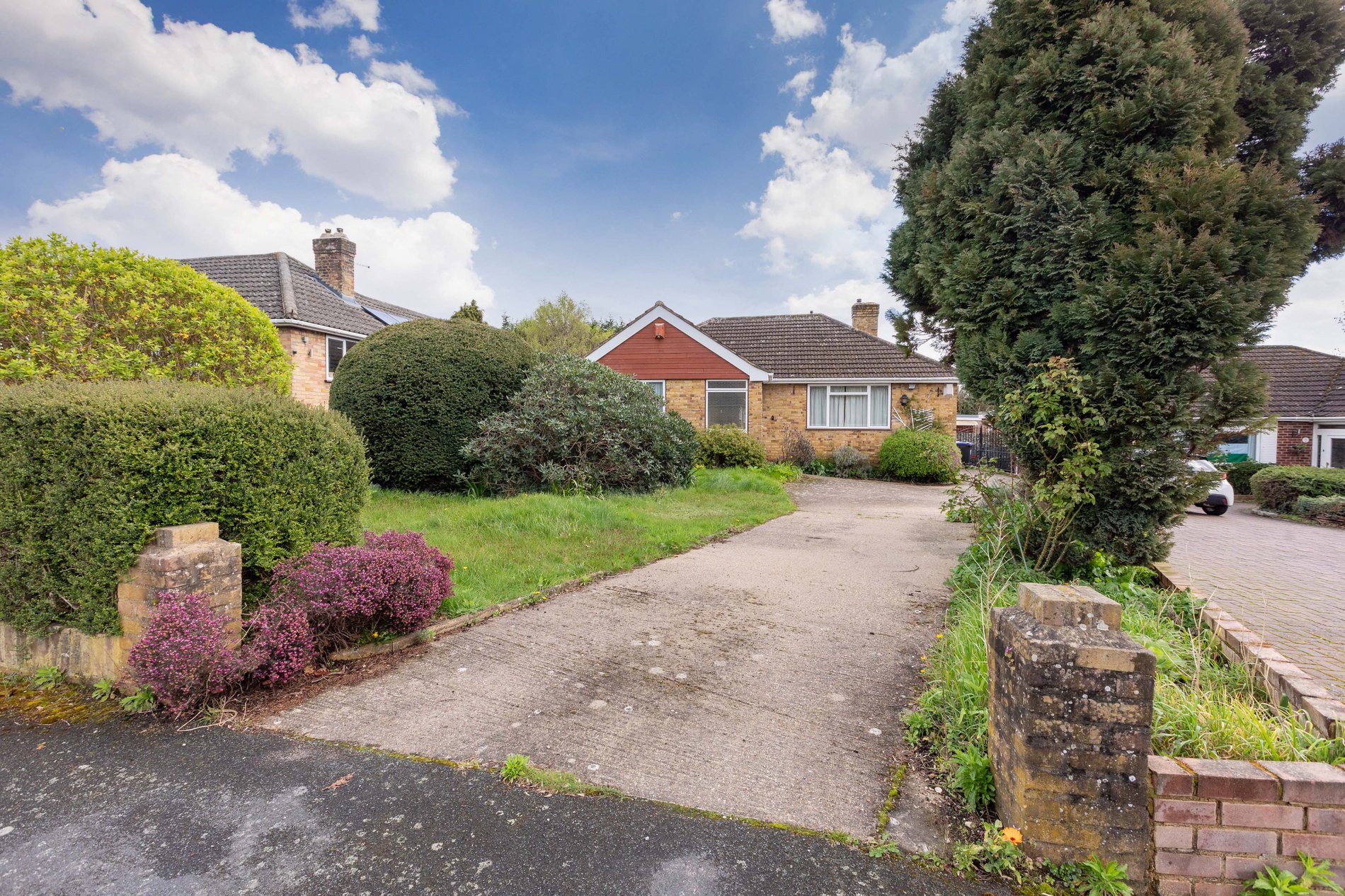 3 bed detached bungalow for sale in Post Meadow, Iver Heath  - Property Image 1