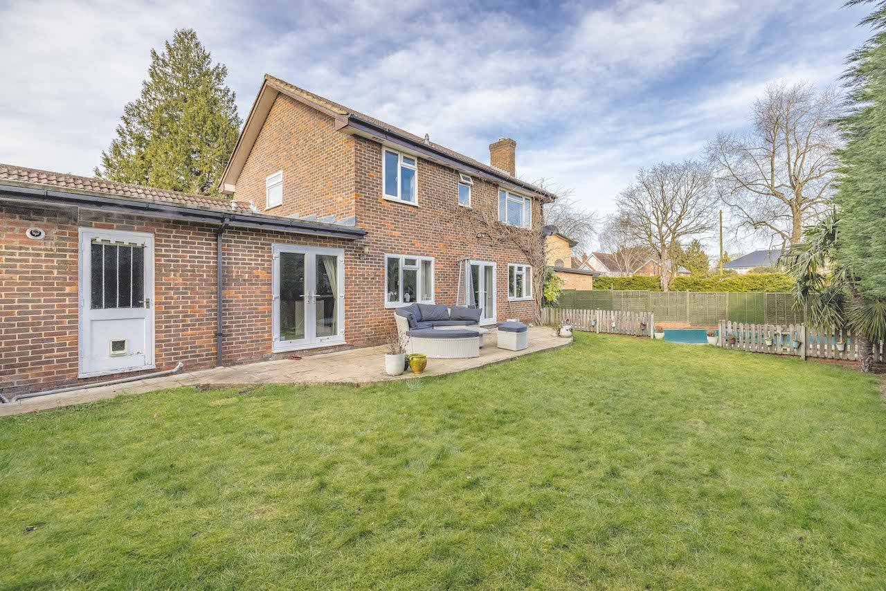 5 bed detached house for sale in Talbots Drive, Maidenhead  - Property Image 2