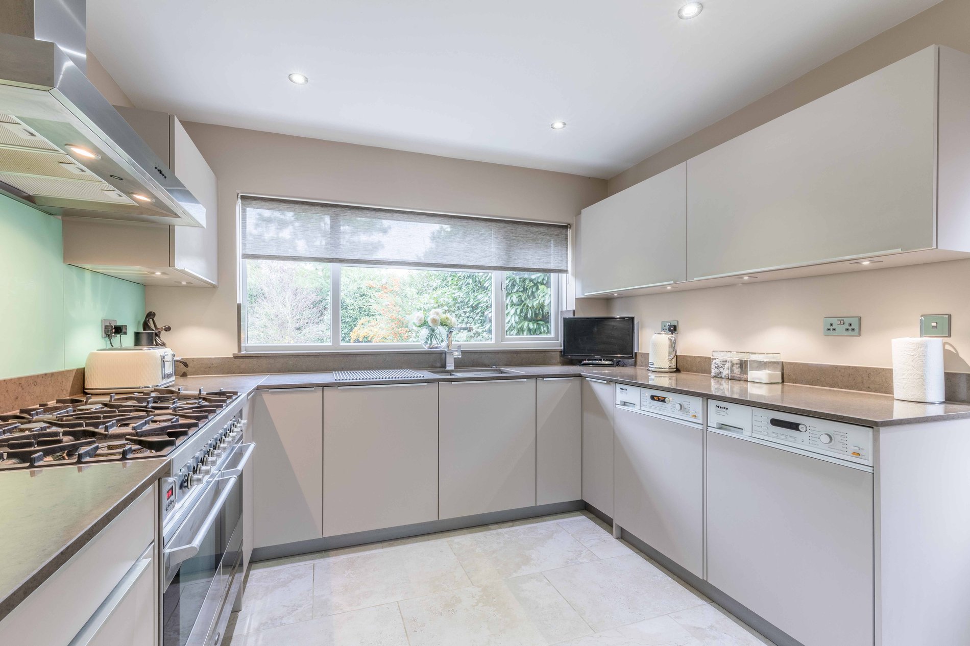 4 bed detached house for sale in Beaulieu Close, Datchet  - Property Image 9