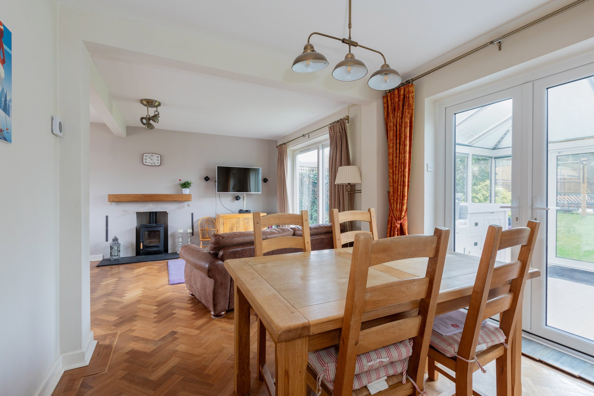 3 bed detached house for sale in Harvest Hill Road, Maidenhead  - Property Image 4