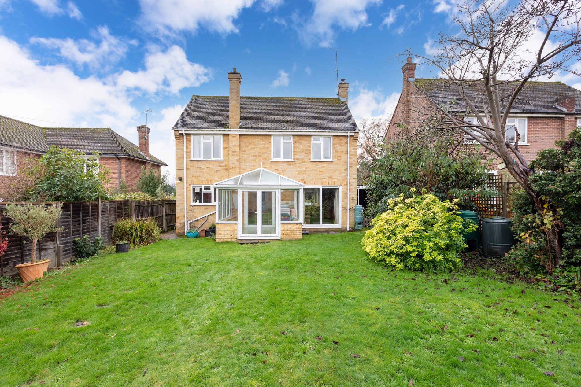 3 bed detached house for sale in Harvest Hill Road, Maidenhead - Property Image 1