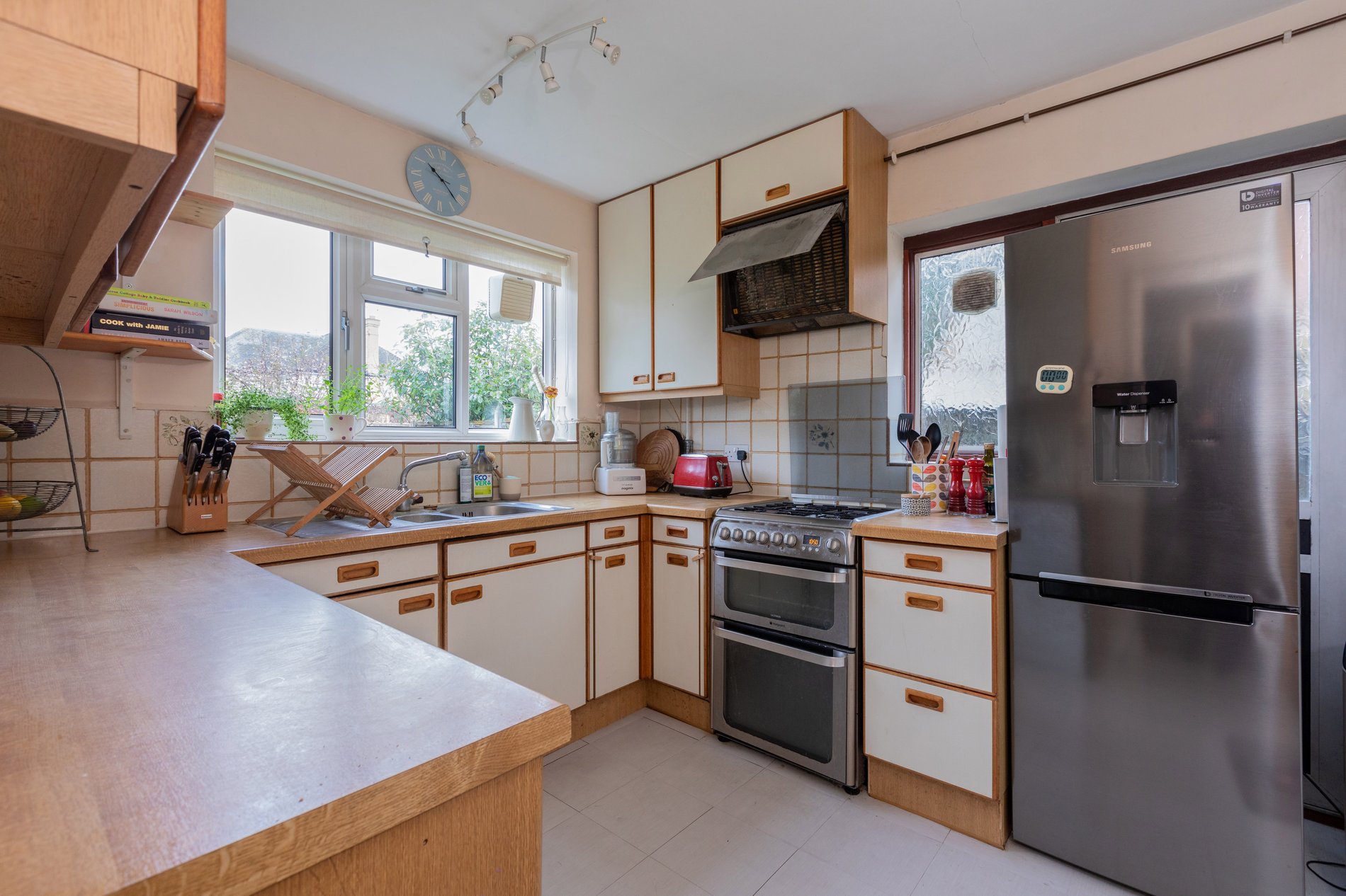 3 bed detached house for sale in Harvest Hill Road, Maidenhead  - Property Image 7