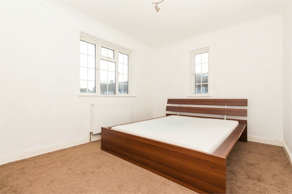 2 bed flat for sale in Buckfield Court, Richings Park  - Property Image 2