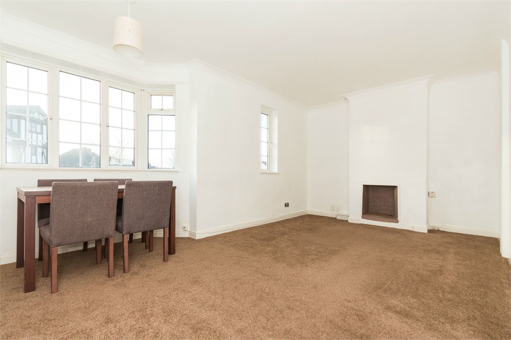 2 bed flat for sale in Buckfield Court, Richings Park  - Property Image 4