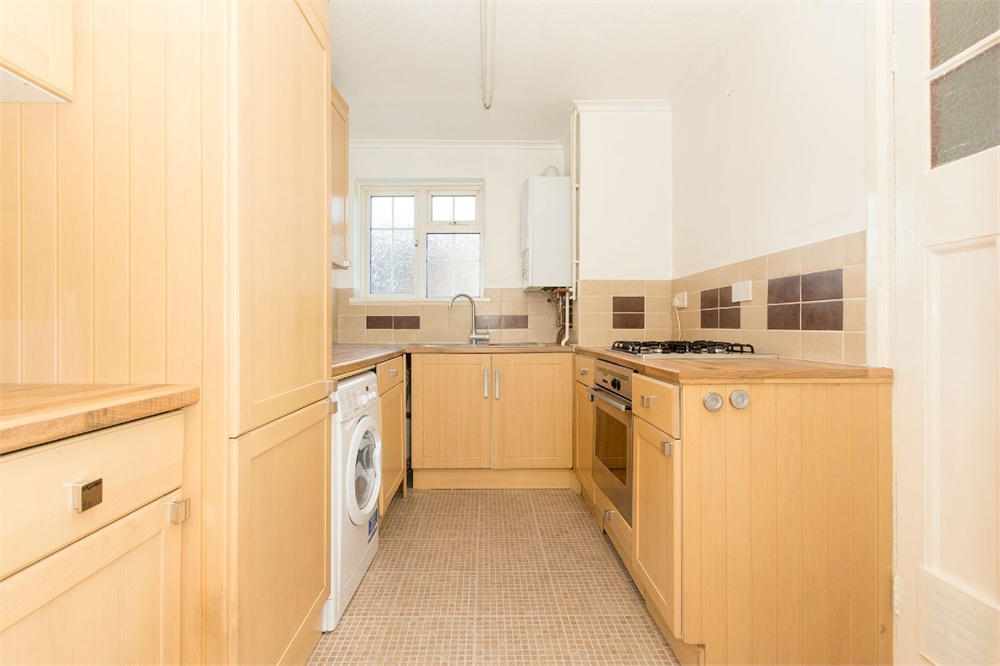 2 bed flat for sale in Buckfield Court, Richings Park  - Property Image 5