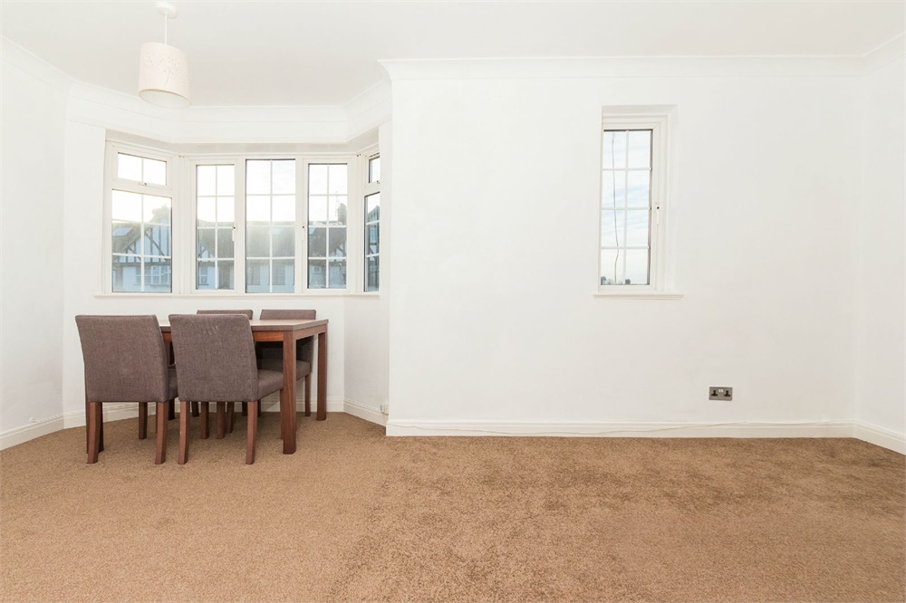 2 bed flat for sale in Buckfield Court, Richings Park  - Property Image 6