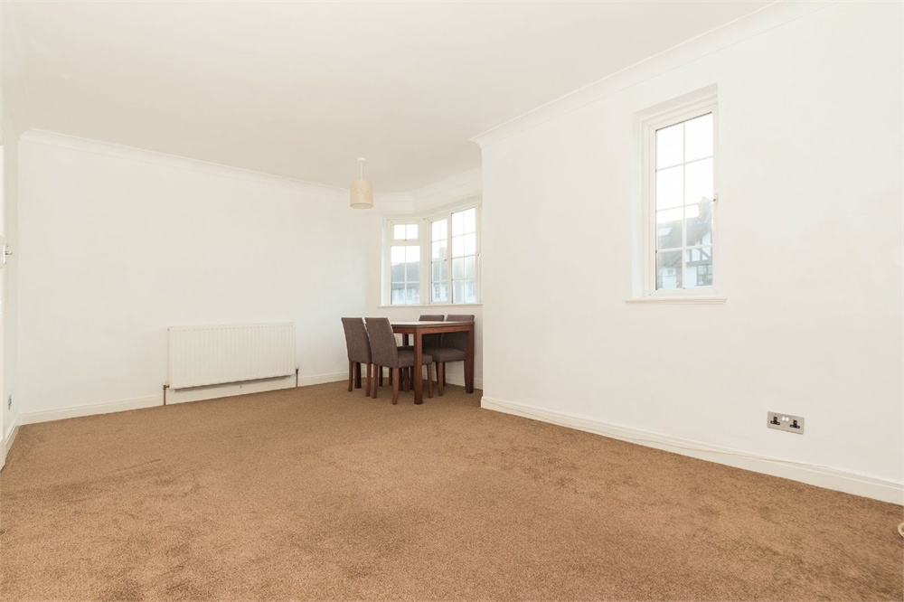 2 bed flat for sale in Buckfield Court, Richings Park  - Property Image 9