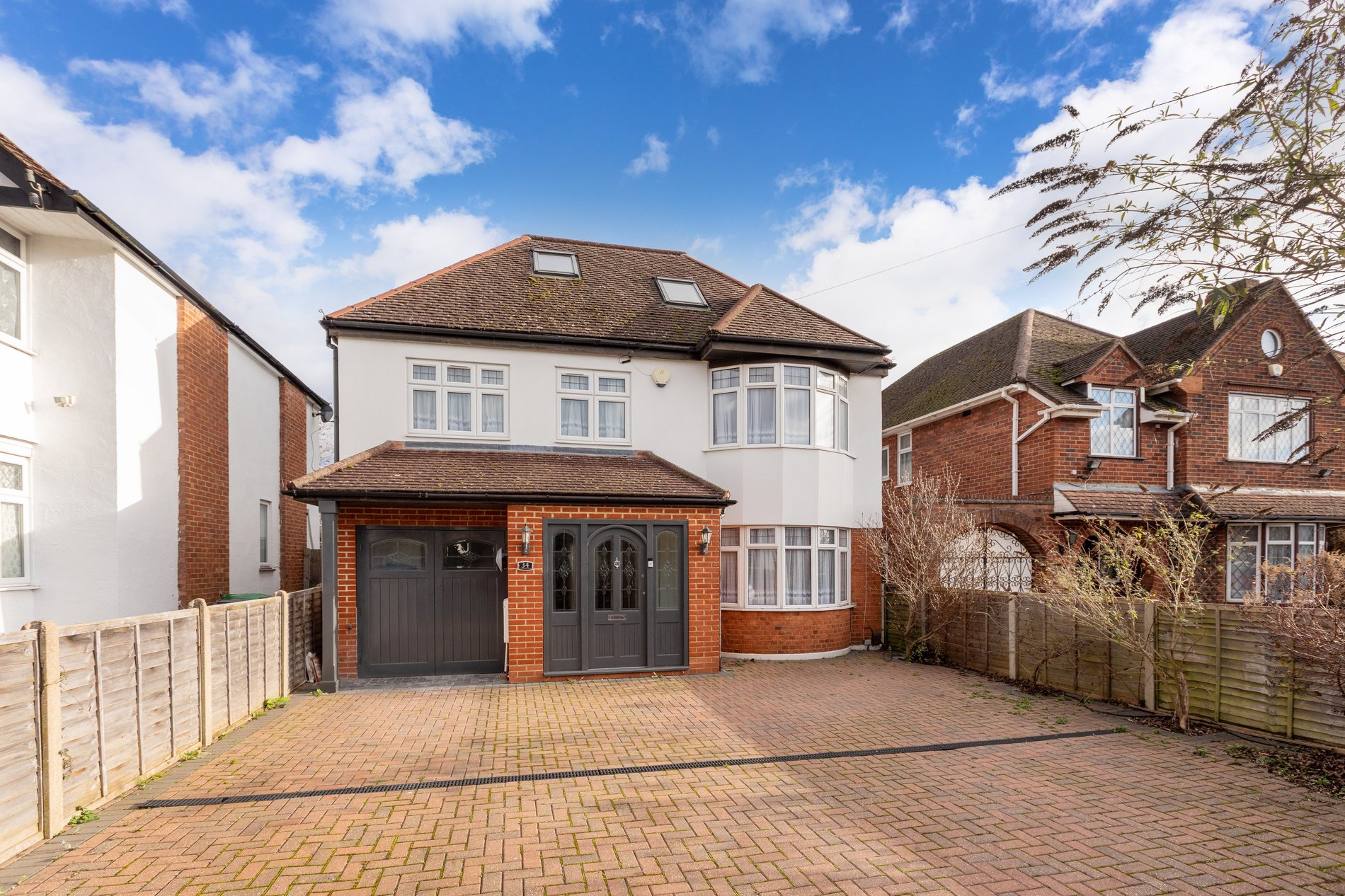 5 bed detached house for sale in Lynwood Avenue, Langley  - Property Image 1