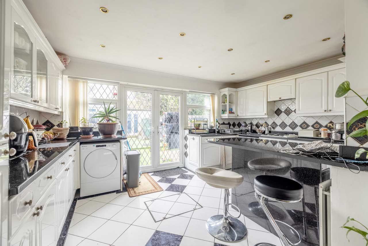 3 bed terraced house for sale in Acacia Avenue, West Drayton  - Property Image 3