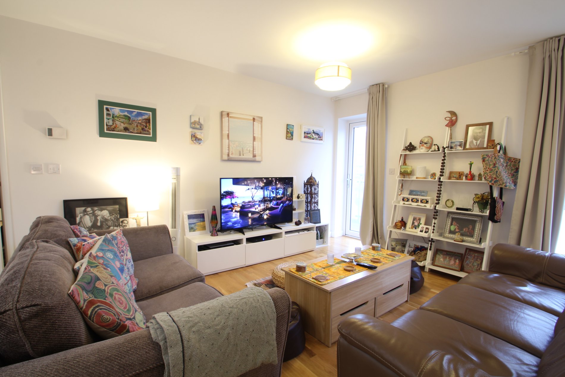 3 bed flat for sale in Wintergreen Boulevard, West Drayton  - Property Image 3