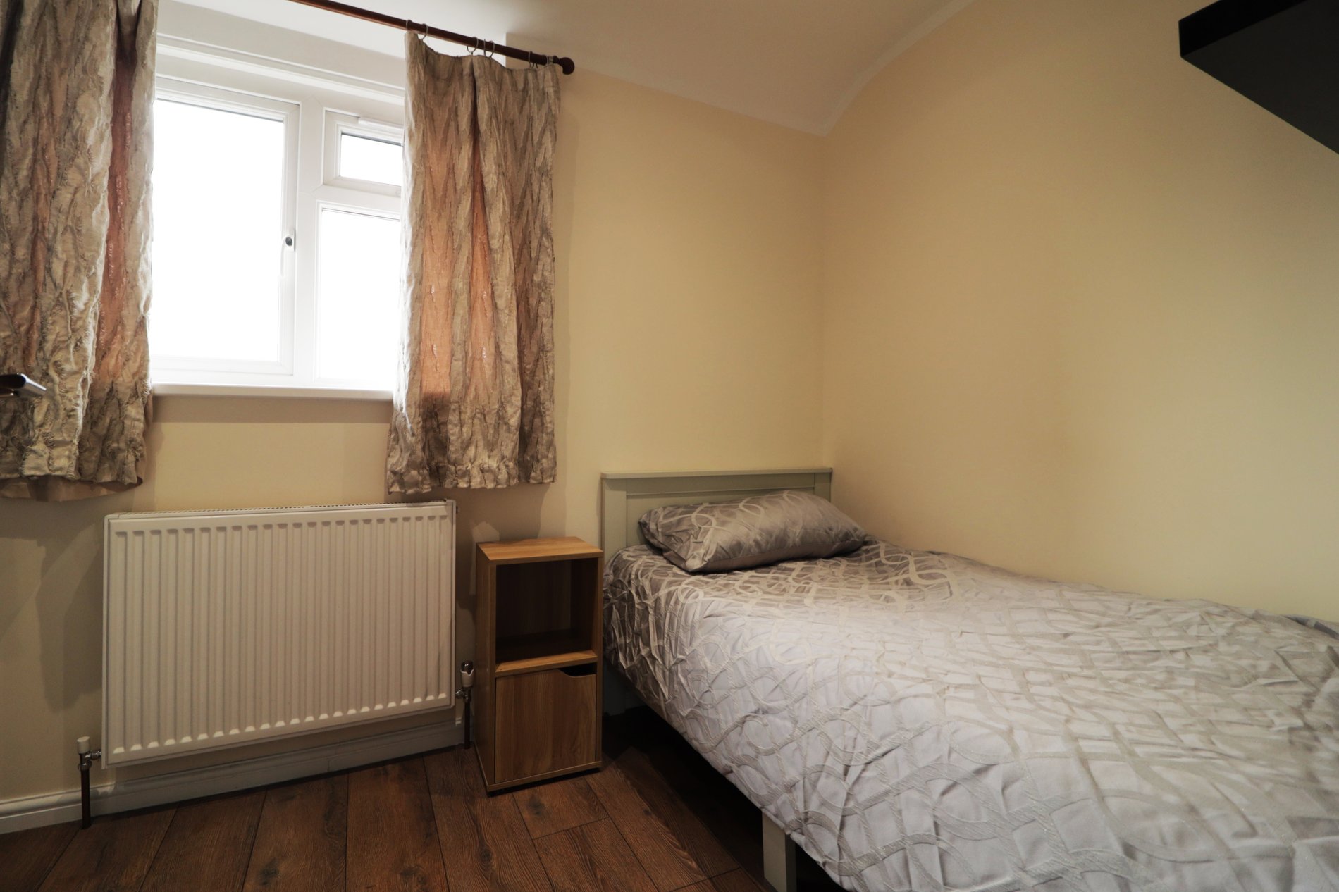 4 bed end of terrace house for sale in Acacia Avenue, West Drayton  - Property Image 15
