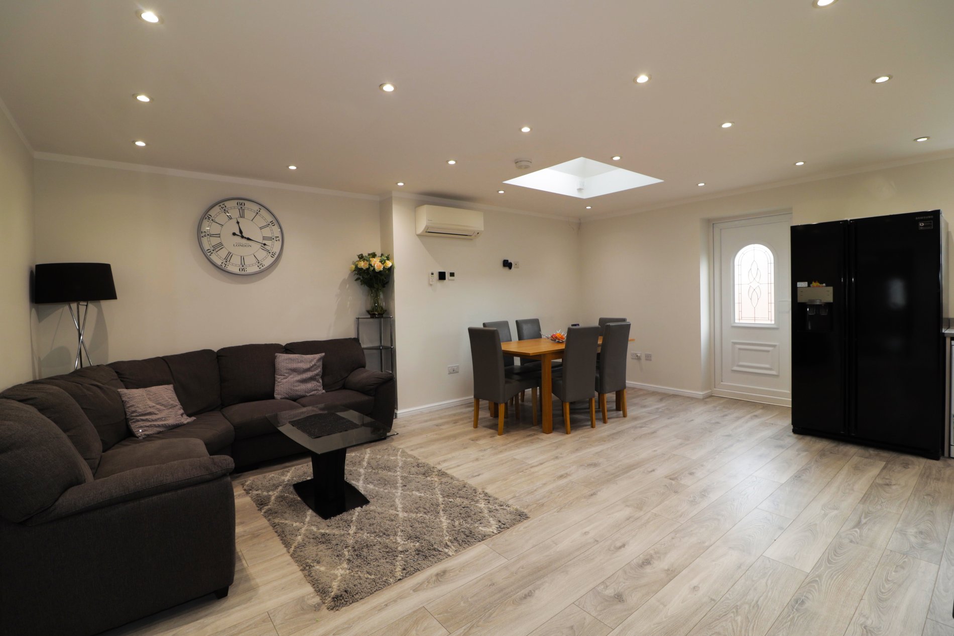 4 bed end of terrace house for sale in Acacia Avenue, West Drayton  - Property Image 2