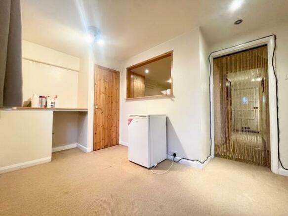 2 bed town house to rent in Sheephouse Road, Maidenhead  - Property Image 12