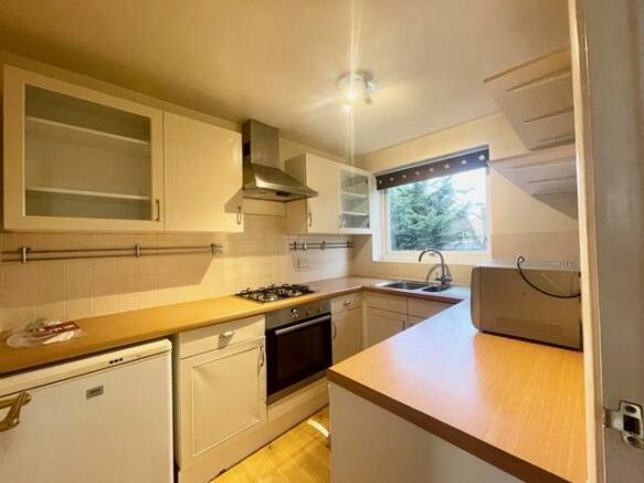 2 bed town house to rent in Sheephouse Road, Maidenhead  - Property Image 4