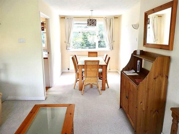 2 bed town house to rent in Sheephouse Road, Maidenhead  - Property Image 6
