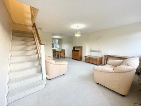 2 bed town house to rent in Sheephouse Road, Maidenhead  - Property Image 2
