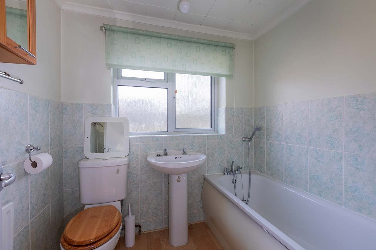 3 bed semi-detached house for sale in Highway Road, Maidenhead  - Property Image 13