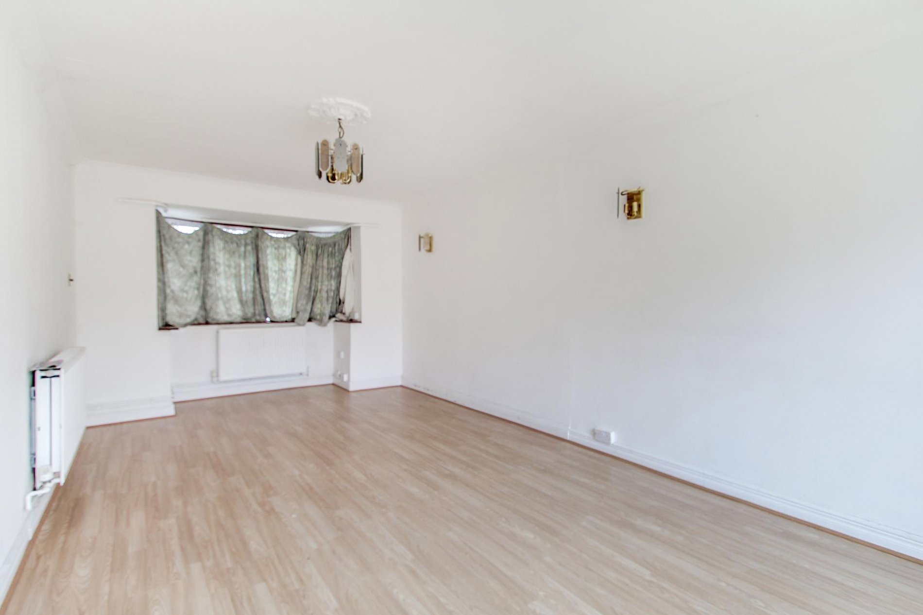3 bed semi-detached house for sale in Mulberry Crescent, West Drayton  - Property Image 2