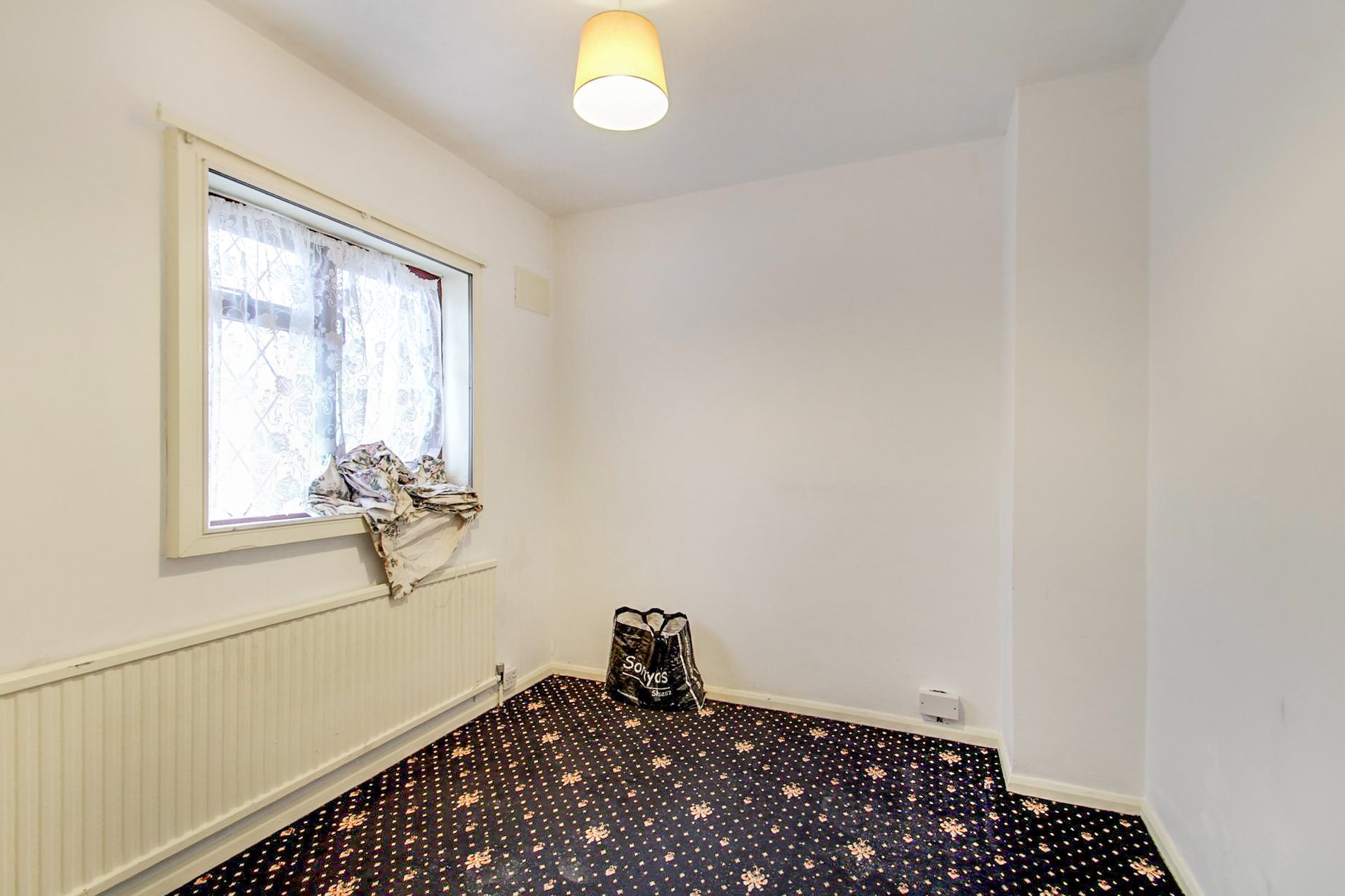 3 bed semi-detached house for sale in Mulberry Crescent, West Drayton  - Property Image 8