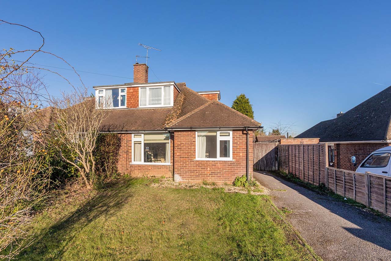 3 bed bungalow for sale in Highway Avenue, Maidenhead  - Property Image 4