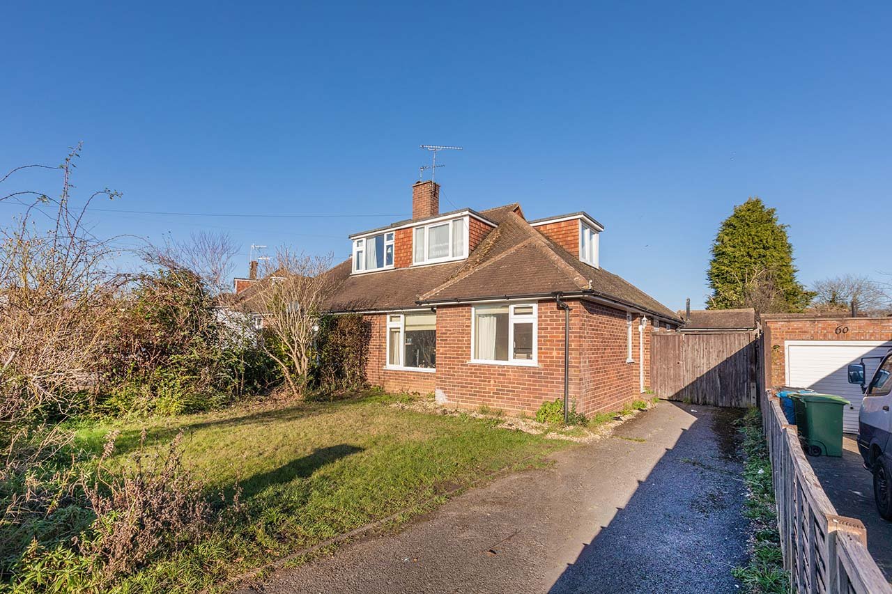 3 bed bungalow for sale in Highway Avenue, Maidenhead  - Property Image 6