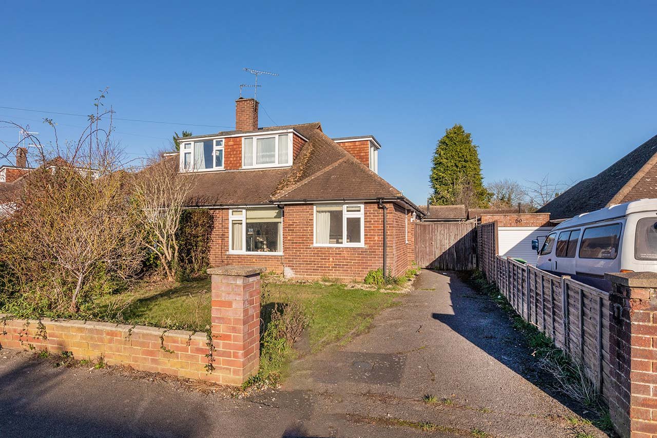 3 bed bungalow for sale in Highway Avenue, Maidenhead  - Property Image 1
