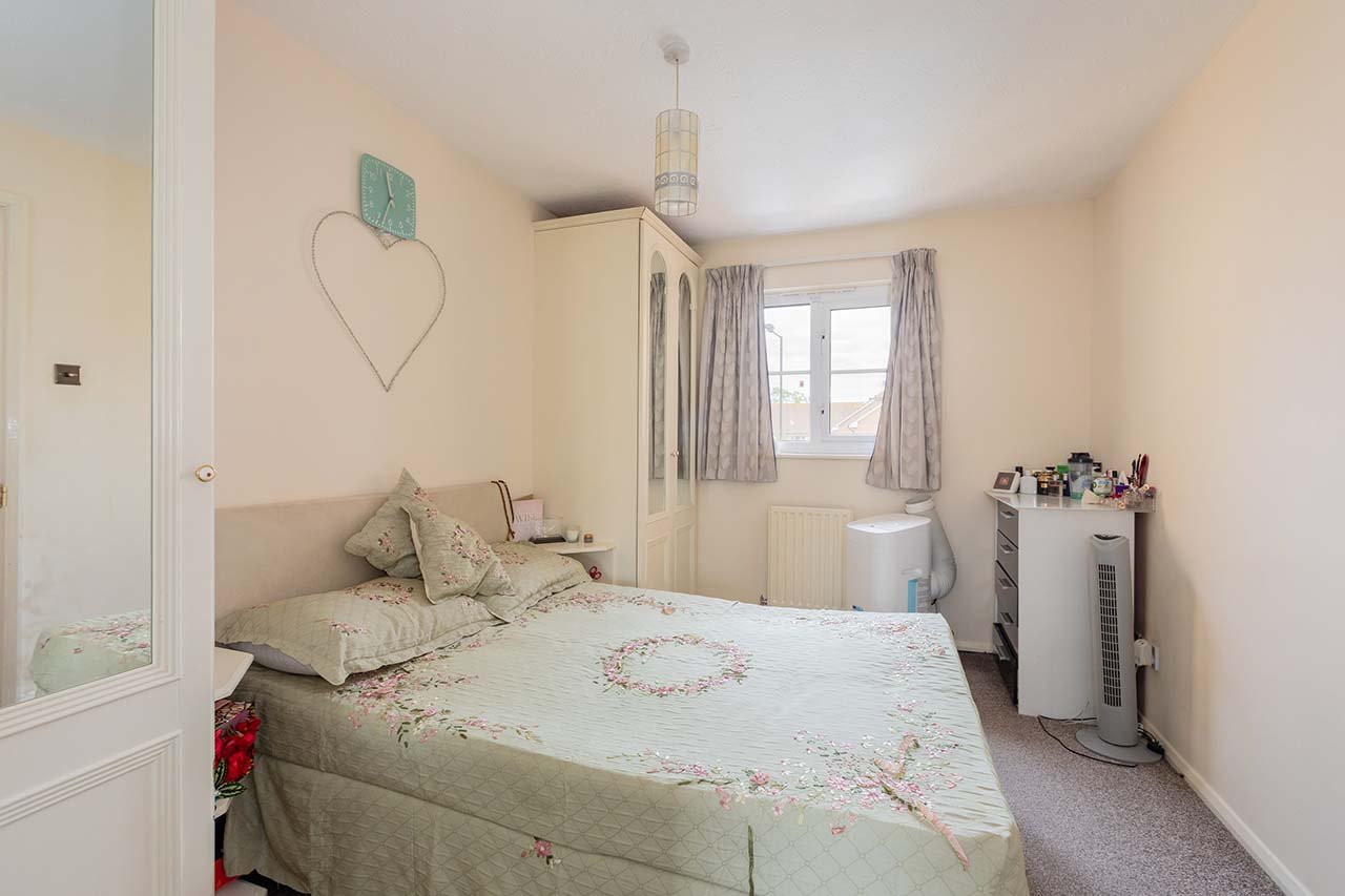 4 bed detached house for sale in Moor Furlong, Cippenham  - Property Image 5