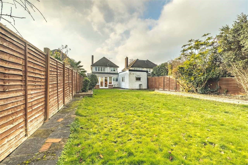 5 bed detached house for sale in Thornbridge Road, Iver Heath  - Property Image 10