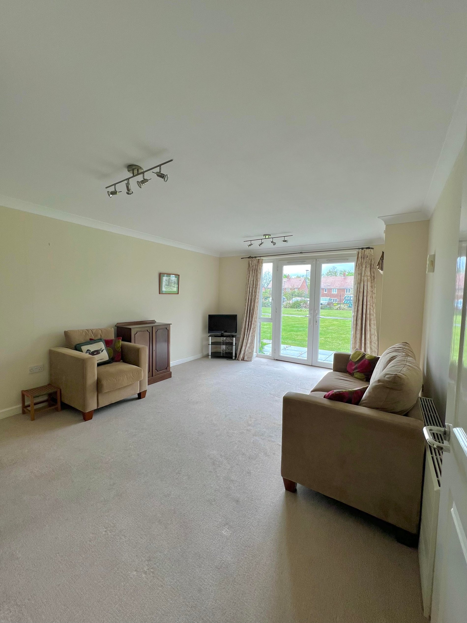 1 bed for sale in Forest Close, Wexham  - Property Image 8