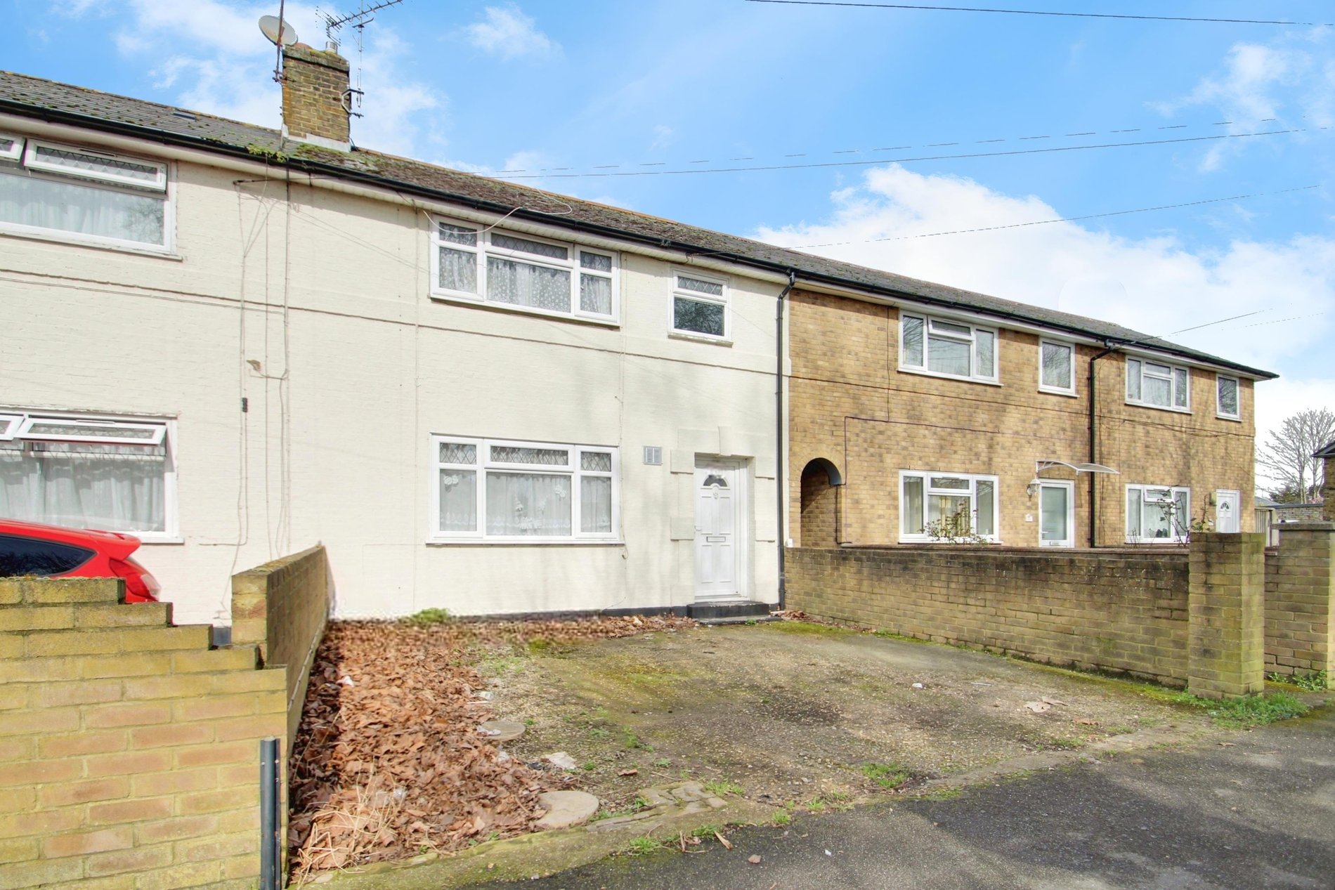 3 bed terraced house to rent in Whitethorn Avenue, West Drayton - Property Image 1