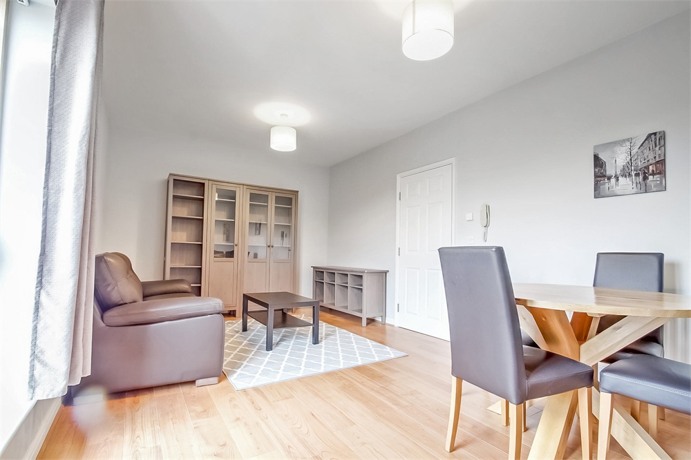 1 bed flat for sale in Caledonian Court, Northolt  - Property Image 10
