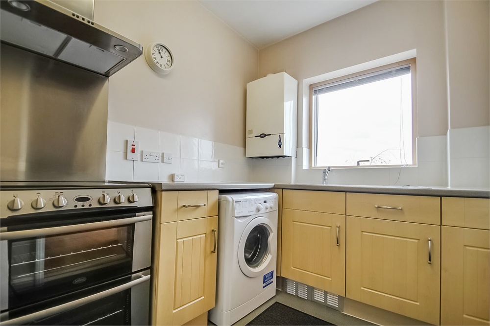 1 bed flat for sale in Caledonian Court, Northolt  - Property Image 8