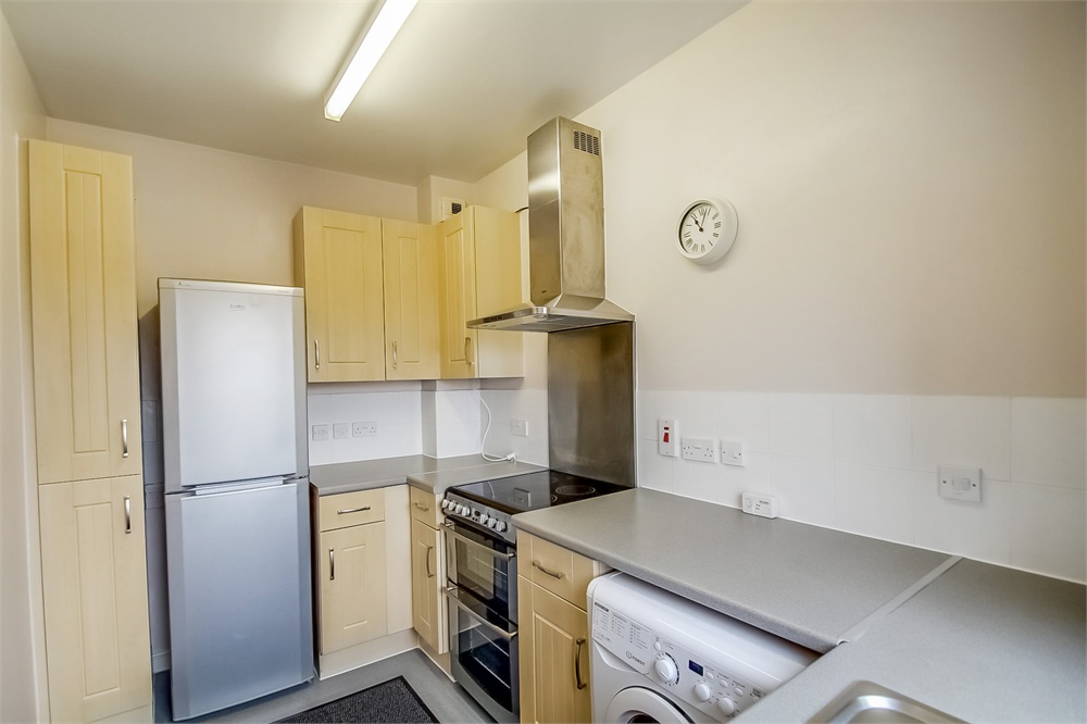 1 bed flat for sale in Caledonian Court, Northolt  - Property Image 9