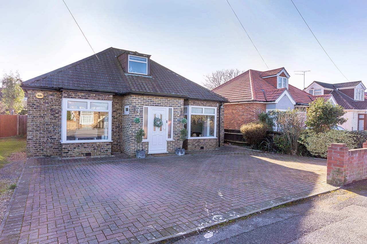 3 bed detached house for sale in Castle Avenue, Datchet  - Property Image 1