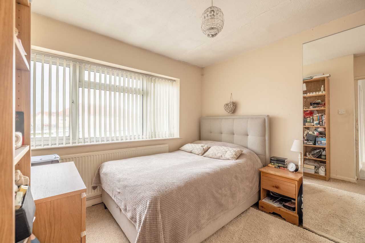 3 bed terraced house for sale in Grasmere Avenue, Slough  - Property Image 7