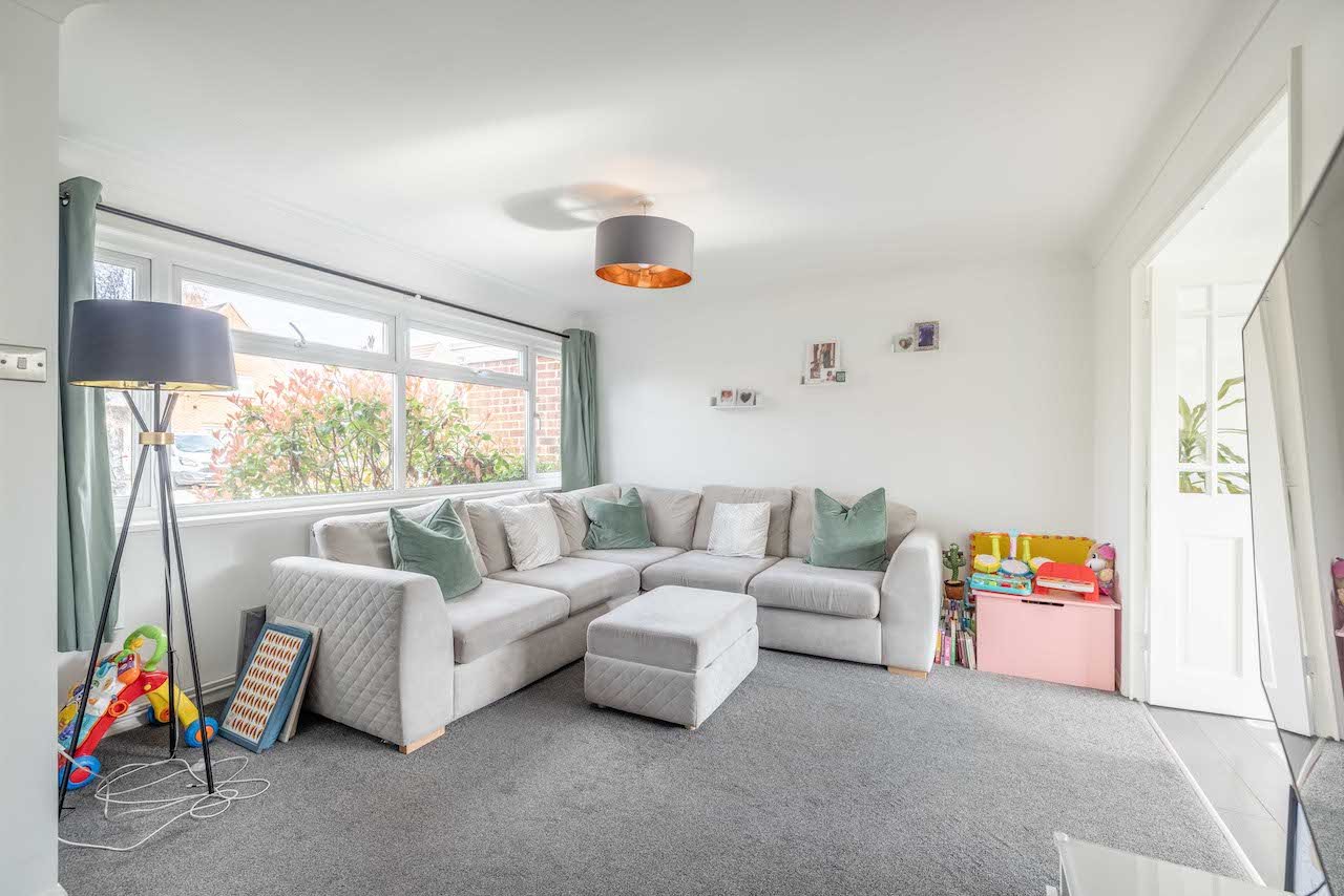 2 bed terraced house for sale in Montrose Avenue, Datchet  - Property Image 2