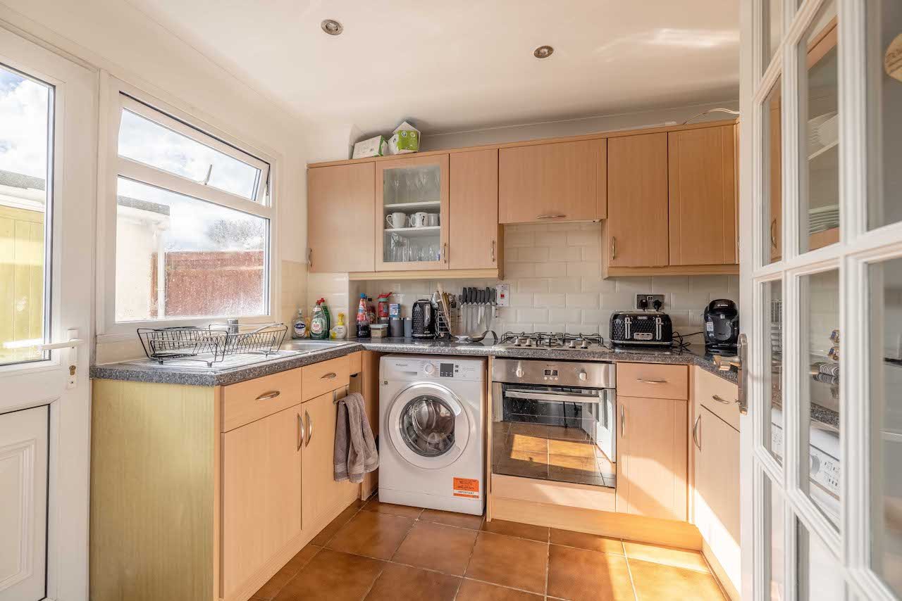 2 bed terraced house for sale in Montrose Avenue, Datchet  - Property Image 3