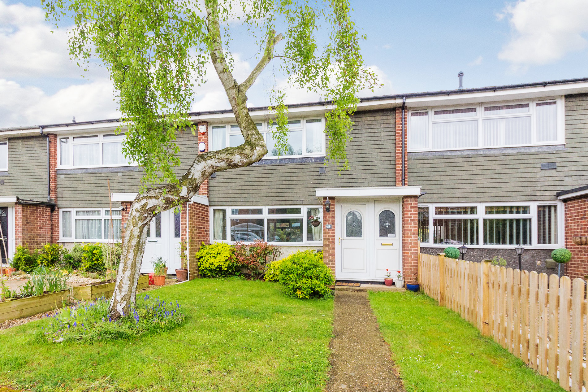 2 bed terraced house for sale in Montrose Avenue, Datchet - Property Image 1