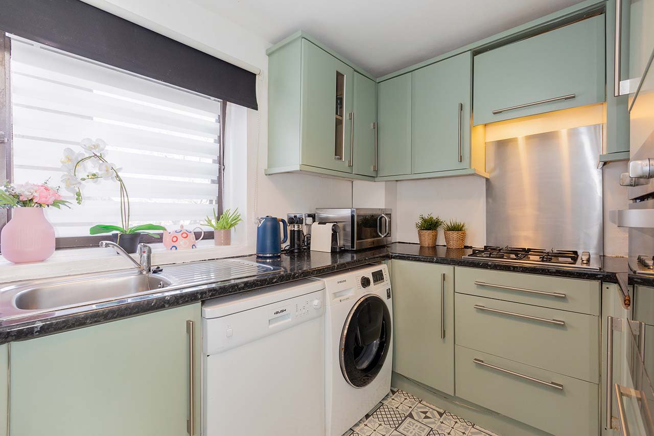 2 bed flat for sale in Eden Close, Langley  - Property Image 8