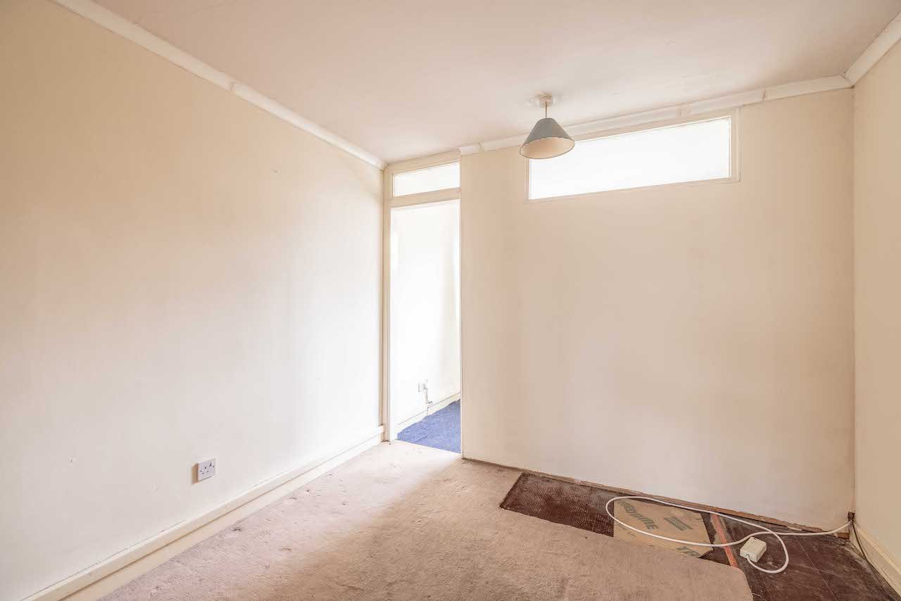 3 bed flat for sale in Hornbill Close, Uxbridge  - Property Image 8