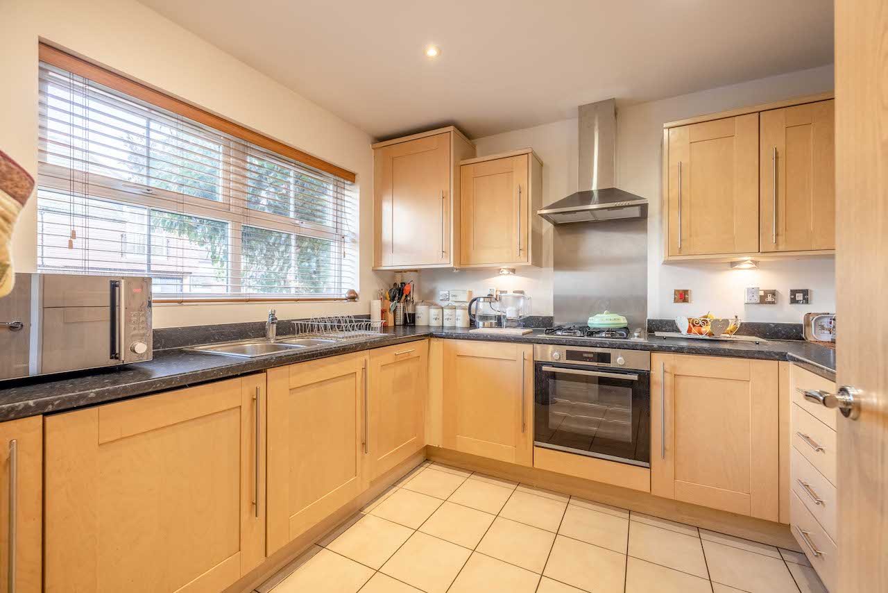 4 bed town house for sale in Benjamin Lane, Wexham  - Property Image 13