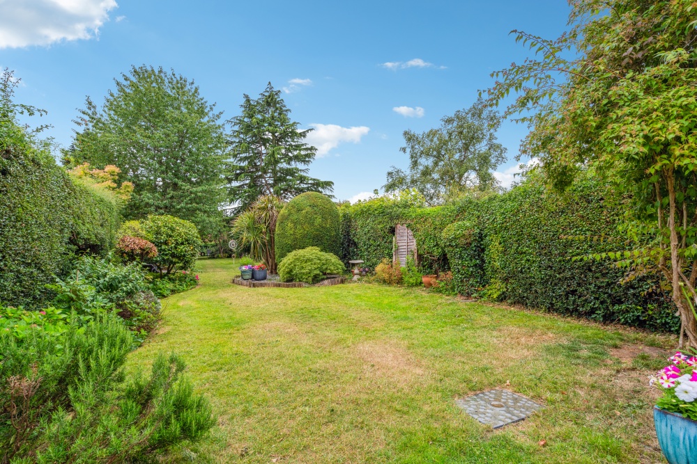 3 bed detached house for sale in One Pin Lane, Farnham Common  - Property Image 16