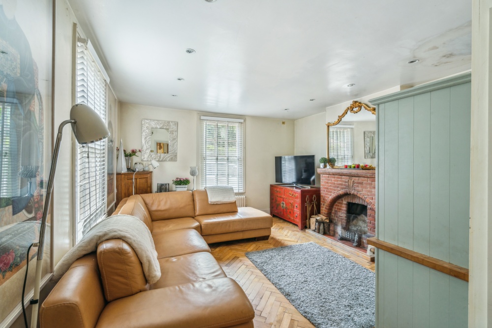 3 bed detached house for sale in One Pin Lane, Farnham Common  - Property Image 4