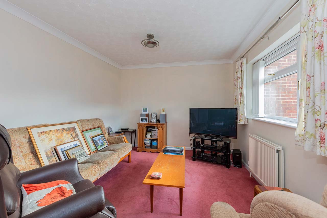 3 bed end of terrace house for sale in St Michaels Court, Burnham  - Property Image 9