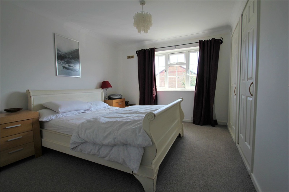 2 bed terraced house for sale in Bader Gardens, Cippenham  - Property Image 5