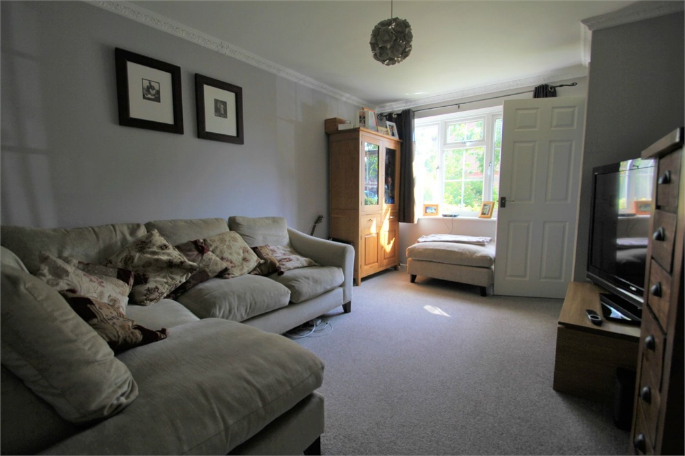 2 bed terraced house for sale in Bader Gardens, Cippenham  - Property Image 2