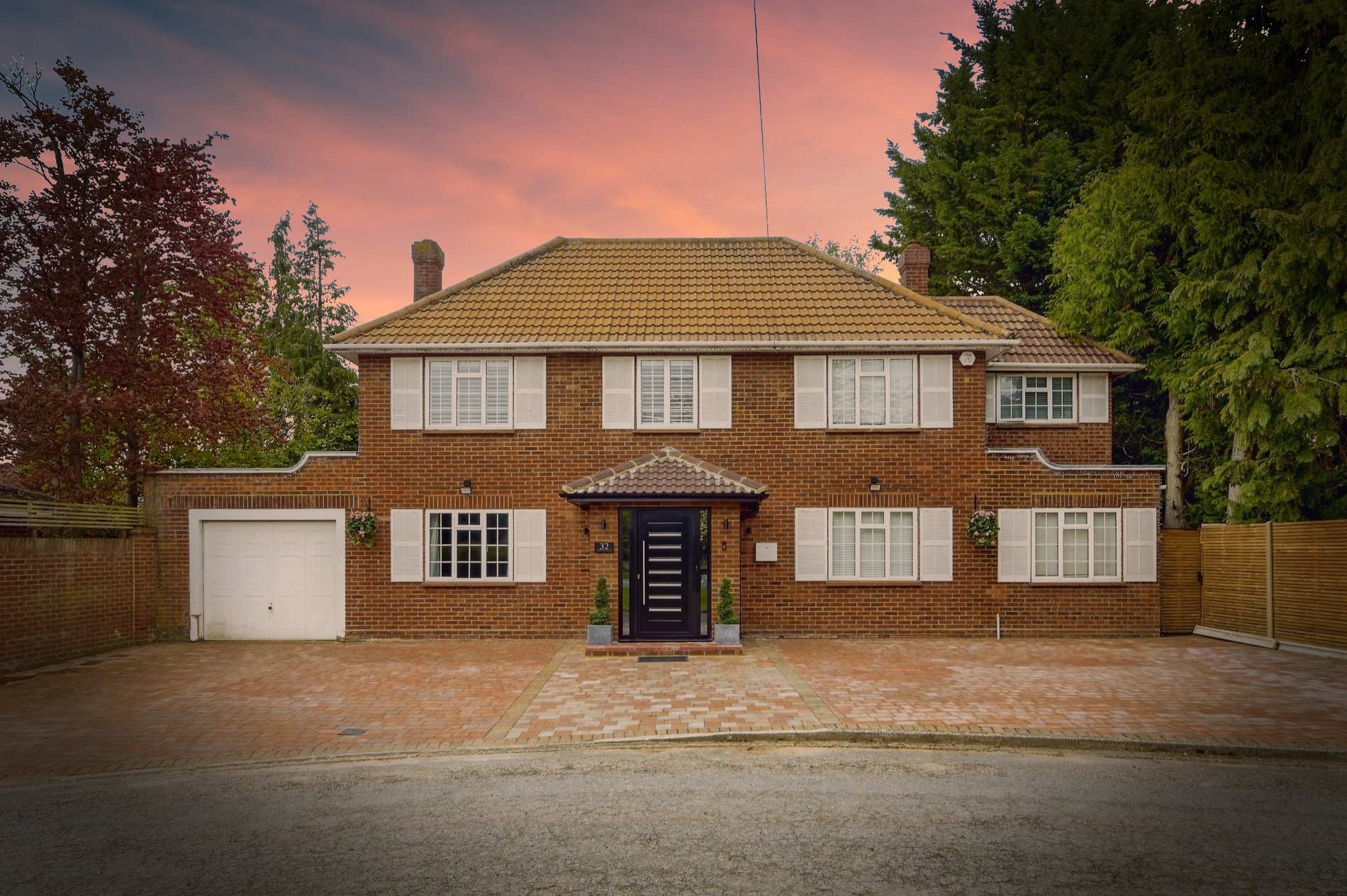 4 bed detached house for sale in Wood Lane Close, Iver Heath  - Property Image 9