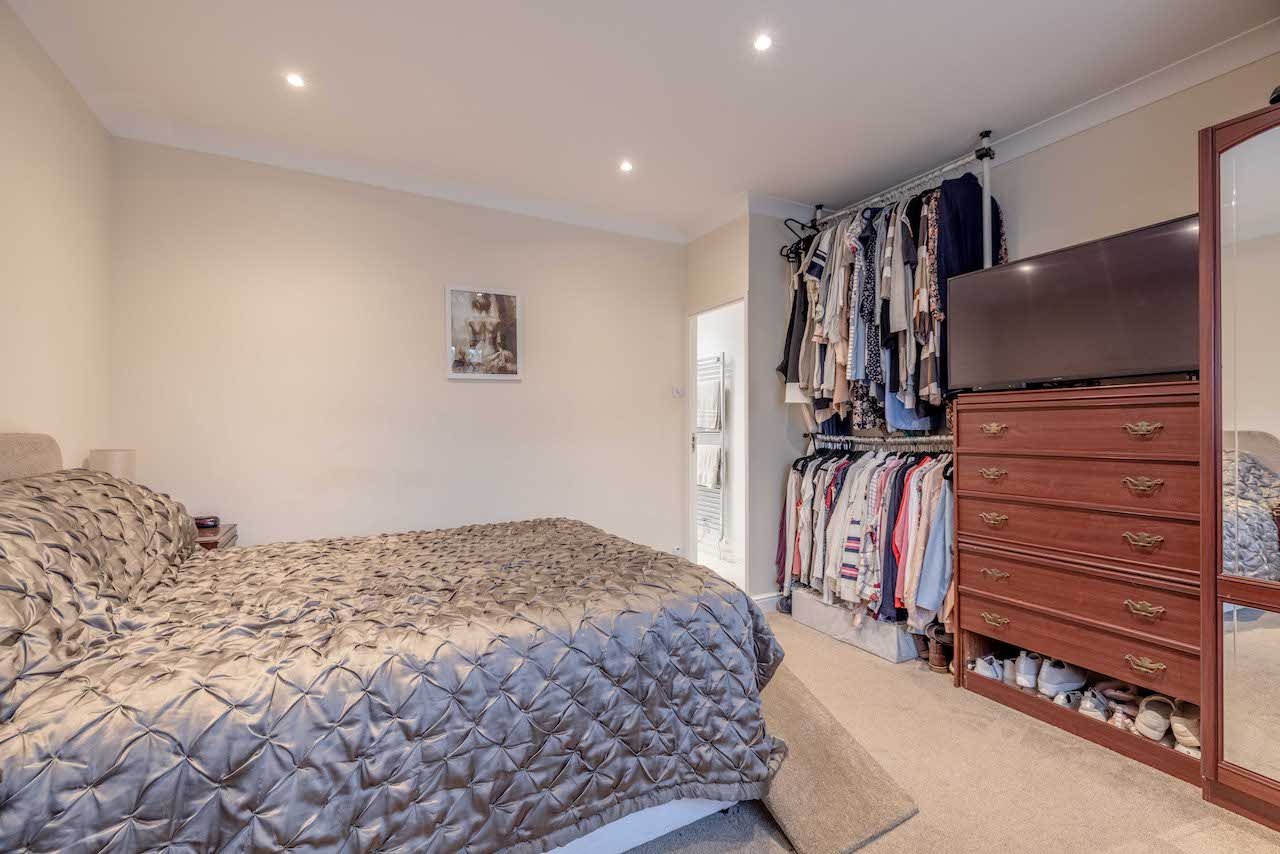 5 bed chalet for sale in Datchet Road, Horton  - Property Image 6